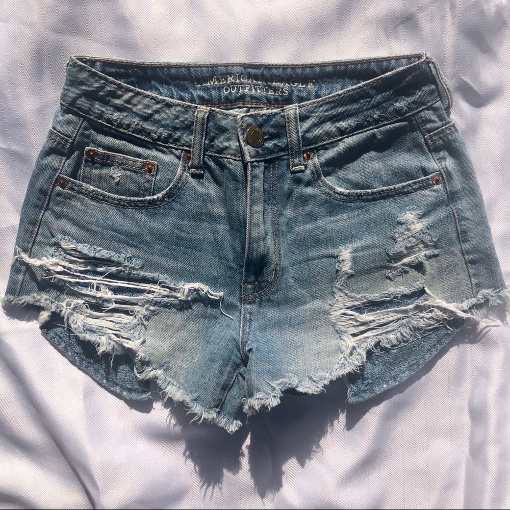 American Eagle High Rise Festival Shorts